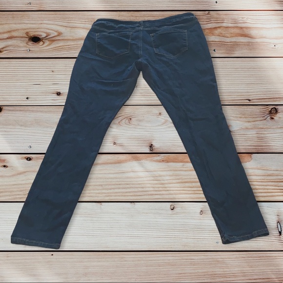 Ardene Stretchy Skinny Jeans - Picture 2 of 7